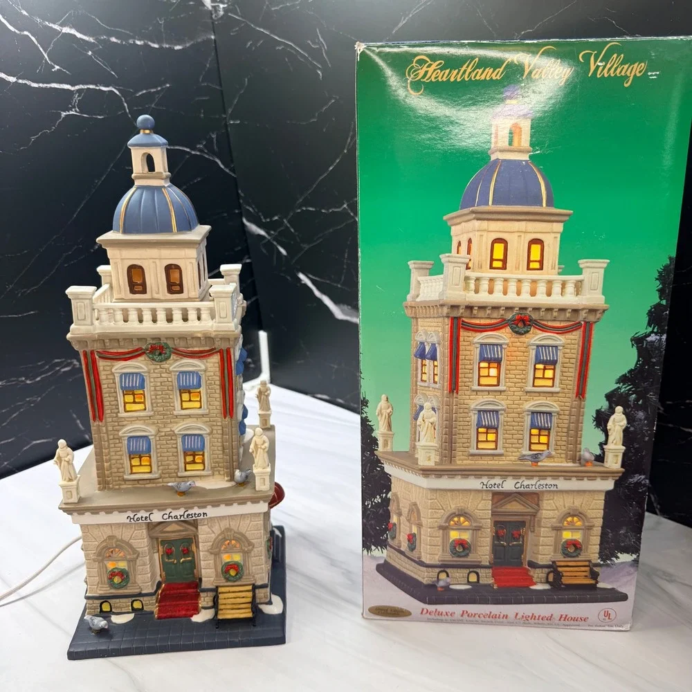 Heartland Valley Village Hotel Charleston 2006 O'Well Lighted Porcelain House